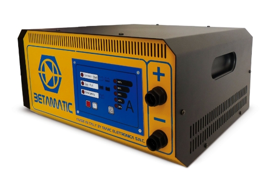 Immagine di CARICABATTERIE BETAMATIC 220 VAC 24V/15A   -  CCC0102